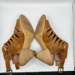 Vince Camuto Elika Brown Leather Buckle Stacked Heel Gladiator Sandal Size 8.5M Photo 7