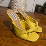 Steve Madden Yellow Heels Photo 0
