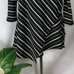 cha cha vente  Black & White Striped Asymmetrical Knit 3/4 Sleeve Tunic M Photo 8