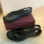 Crocs ‎ 7W SLIP ON BLACK SLINGBACK BALLET FLAT WITH GEM. ROUND TOE PREOWNED Photo 1