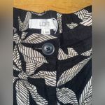 Black and White Leaf Print Women's Shorts Size 10 Photo 4