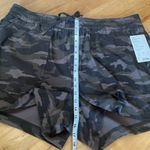 Athleta  Camo Farallon Pull On Shorts - NWT Photo 11