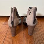 Rockport Taupe Suede Laser Cut Peep Toe Leather Ankle Bootie Heels Size 8 Tan Photo 2