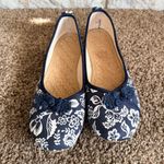 None Floral Navy and White Women's Flats EU 40, fits like a women’s 8 Photo 1