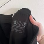 FIGS Kade Cargo Scrub Pants in Black size large Photo 4