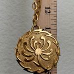 Trifari Vintage  Gold-tone Large Medallion Chrysanthemum Flower Pendant Necklace Photo 7