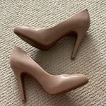 Jessica Simpson Nude Tan Round Toe High Heel Shoes Pumps Size 8.5 Patent VEUC Photo 0