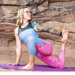 NEW! $78 SCOUT DESIGNS Size LARGE Red Leggings Yellow Gray Chevron Stripes Photo 7