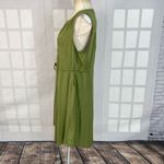 Torrid Women's Sleeveless cinched Waist Gold Chain Notch Necklaine Green Dress 0 Photo 6