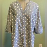 basic editions  Daisy Floral Denim Button Down Shirt - size Medium Photo 0