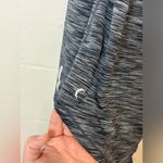 Zyia Active Woman’s Open Back Lightweight Grey Flowy Sportswear Top Size XL Photo 7