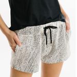 Zyia NWT White Weave Texture Drawstring Pull On Shorts 2XL Photo 0