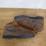 Nike Ladies' Vintage Brown Suede Hiking Boots Size 9.5 EU 41 Photo 3
