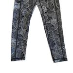 Victoria's Secret Victoria’s Secret On Point Flow Mid Rise Black White Novelty Print SZ 8 #1142 Photo 2