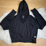 The North Face  Hoodie Women's Black Motivation Wrap Crop Flashdry Run L Photo 4
