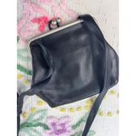 Nine West  Black Leather Kiss Lock Shoulder Bag Photo 3