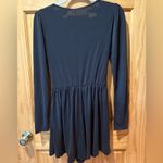 “Mi Ami" V Photo 1