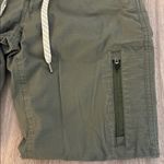 Vuori  Ripstop Pants Women’s Size Extra Small Dark Green Photo 2