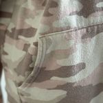 SO Camouflage Hoodie Sweatshirt in Pink Tones Size L Photo 4