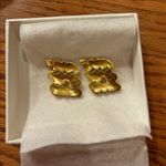 Good post earrings Photo 1