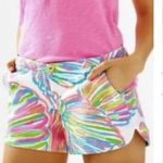 Lilly Pulitzer 6 Adie Resort White Shellebrate Textured Shell Print Shorts EUC Photo 0