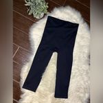 Belly Bandit Mother Tucker Capri black postpartum compression Leggings sz Medium Photo 5