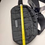 Reebok Trendy Fashionable Lightweight Black Fanny Pack Case Sz 1.6 L NWT Photo 6