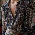 Free People  printed Boho flare sleeve blouse EUC Photo 5