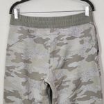 We Wander Gray Camo Joggers NWT Size Medium Cropped Camo Jogging Pants Photo 4