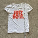 Nike  Graphic Just Do It Tee Classic T-Shirt 100% Cotton White Red Shirt XS EUC Photo 4