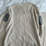 BDG  cream sweater Photo 1