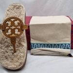 Tory Burch Women's Miller Cloud Medallion Shearling Thong Sandals Size 9 NEW Photo 3