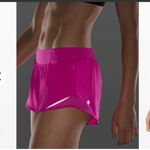 Lululemon  Hotty Hot low rise short 2.5” sonic pink 4 Photo 2