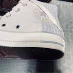 Converse Chuck Taylor All Star
Cozy Utility sneakers in egret gravel Size 6/8 Photo 9