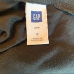 Gap  black scoop neck lightweight tank top with lace hem and side slits Photo 6