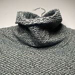 Athleta  Black Gray Long Sleeve Turtleneck Shirt Outdoor Mockneck Women's size XS Photo 2