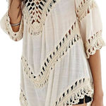 LA Class  Cream Crochet Bohemian Tunic Size Medium.  Photo 0
