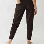 ALBION FIT - Jetsetters Black Lightweight Joggers Casual Pants Petite Pull-On Photo 2