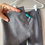 FIGS  Women’s Yola Skinny Scrub Pants in Graphite Gray Size Small‎ Photo 7