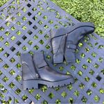 Zodiac Womens Miller Black Leather Lug Sole Ankle Booties Shoes size 9 Photo 5