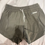 Vuori  Shorts Photo 0