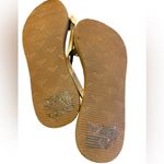 Roxy Women's Rose Gold Flip Flops Size EUC worn once. Photo 4