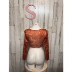 Rust Marble Print Long Sleeve Tie Front Crop Top | Ruched Front Stretchy Shirt – Orange Photo 5