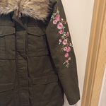 Embroidered Floral Green Jacket with Faux Fur Collar Size M Photo 3