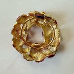 Vintage Christmas Holiday Wreath Red Green Gold Tone Sweater Clip Photo 3