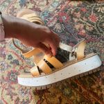 Universal Threads Universal thread sandals Photo 3