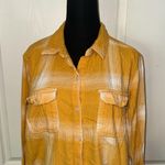 Universal Threads YELLOW & WHITE PLAID BUTTON UP LONG SLEEVE FLANNEL Photo 1