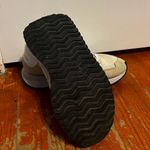 New Balance Women’s Sneakers Photo 2