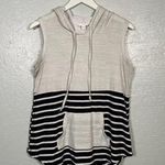 LuLaRoe  Women M Brittany Sleeveless Hoodie Shirt Gray Black Stripe Pocket Photo 0