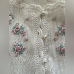 Women’s Vintage floral Embroidered White Cardigan short sleeve medium Sweater Photo 5